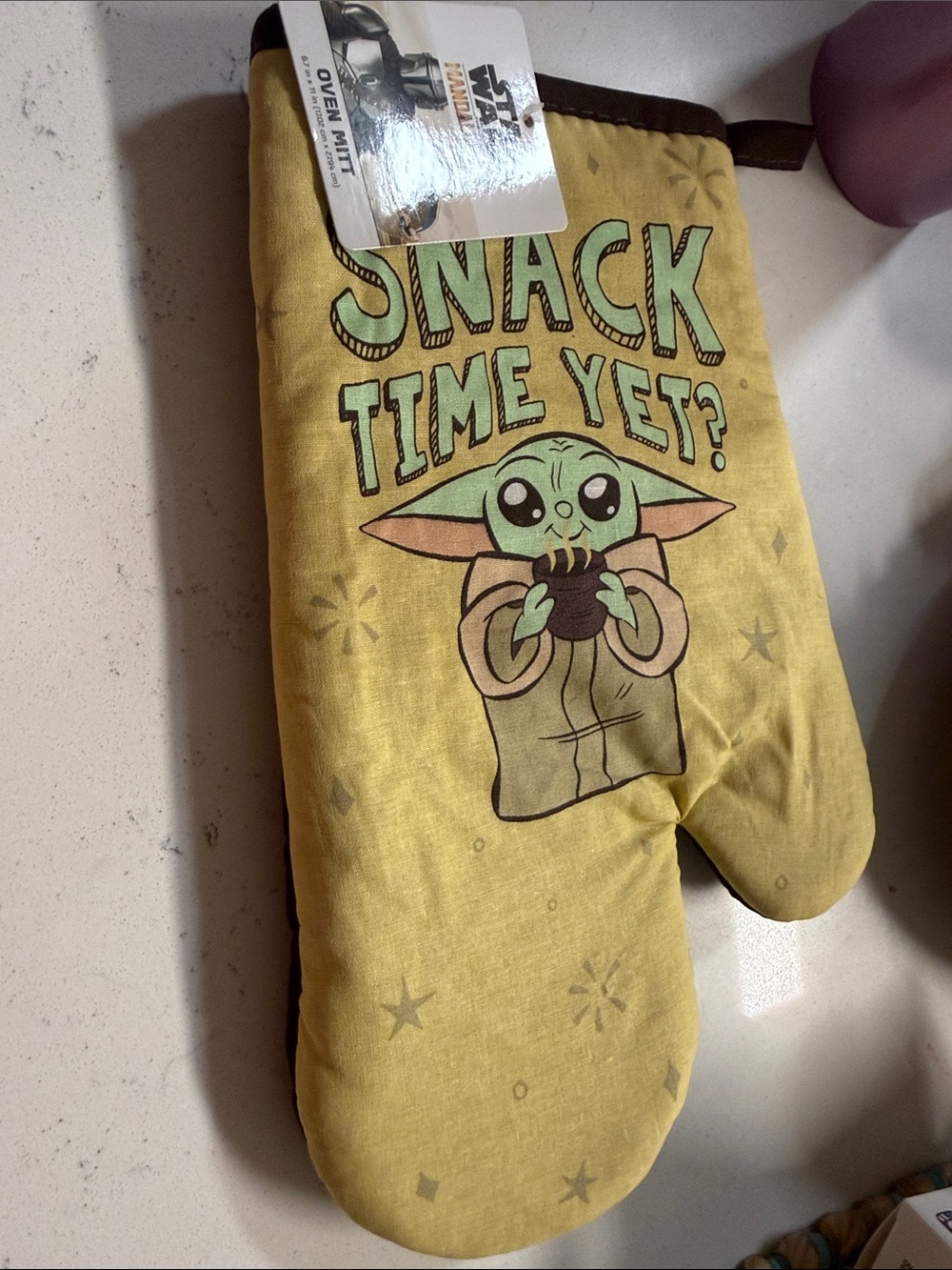 Star Wars Baby Yoda Yellow-Green 'Snack Time Yet?' Oven Mitt Mandalorian Grogu